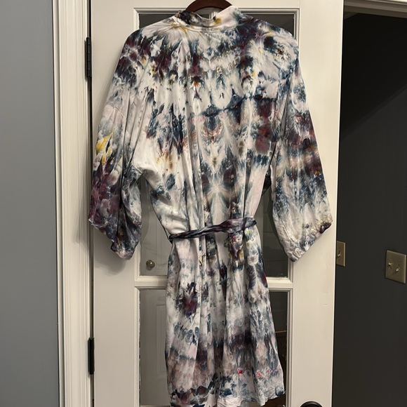 Gorgeous tie dyed robe ❤️ - Picture 5 of 8